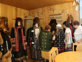 Выставка костюмов народов России открылась в Якутске