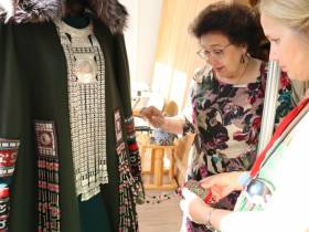 Выставка костюмов народов России открылась в Якутске