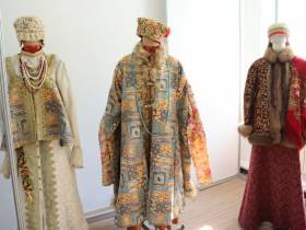 Выставка костюмов народов России открылась в Якутске