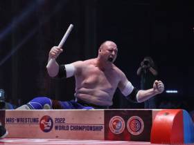 Чемпионат мира по мас-рестлингу в Якутии. Тяжёлые весовые категории остались за российской сборной