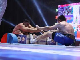 Две сломанные палки: самую зрелищную схватку чемпионата мира показал Дмитрий Попов из Якутии