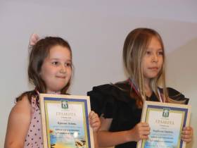 Лучшие ученики Ленского района Якутии получили денежные премии