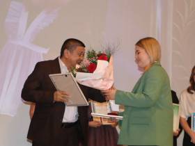 Лучшие ученики Ленского района Якутии получили денежные премии