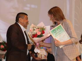 Лучшие ученики Ленского района Якутии получили денежные премии