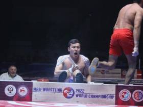 Якутяне Валерий Никаноров и Семен Ануфриев стали чемпионами мира по мас-рестлингу