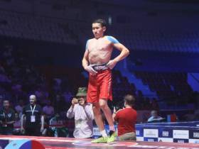 Якутский мадьыны Дмитрий Саввин впервые стал чемпионом мира по мас-рестлингу
