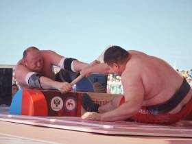 Виктор Колибабчук и Татьяна Баишева стали абсолютными чемпионами мира по мас-рестлингу