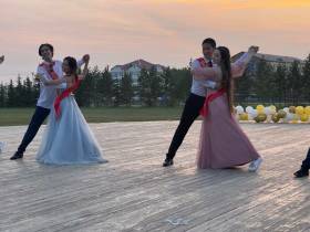 Праздник выпускников в Нюрбе собрал более 150 детей и родителей