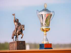 Победителем скачек на приз главы Якутии стал скакун Крит