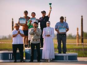 Победителем скачек на приз главы Якутии стал скакун Крит