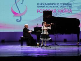 Более 1000 молодых исполнителей участвуют в конкурсе «Розовая чайка» в Якутске