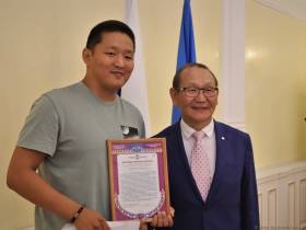 В Якутске наградили организаторский состав чемпионата мира по мас-рестлингу