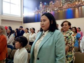 Премьер Якутии вручил дипломы выпускникам ЯФЭК