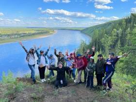 Около года в Сунтарском районе Якутии работает кемпинг на реке Вилюй