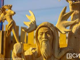 Выставка деревянных скульптур «Колыбель Олонхо» открылась в Усть-Алданском улусе