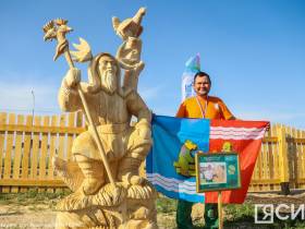 Выставка деревянных скульптур «Колыбель Олонхо» открылась в Усть-Алданском улусе