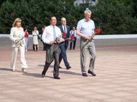 Глава Якутии сегодня работает в Хабаровске