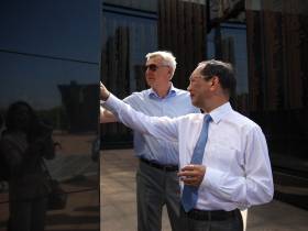 Глава Якутии сегодня работает в Хабаровске