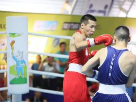 Первые боксерские бои за выход в четвертьфинал провели на Играх народов Якутии