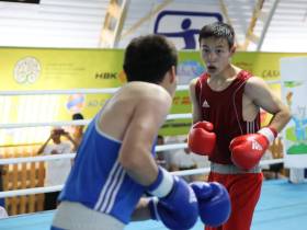 Первые боксерские бои за выход в четвертьфинал провели на Играх народов Якутии