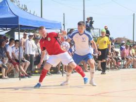 Мегино-Кангаласский и Ленский районы выиграли утренние матчи по мини-футболу