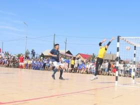 Мегино-Кангаласский и Ленский районы выиграли утренние матчи по мини-футболу