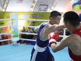 Первые боксёрские бои за выход в четвертьфинал провели на Играх народов Якутии