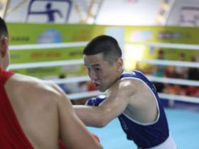 Первые боксёрские бои за выход в четвертьфинал провели на Играх народов Якутии