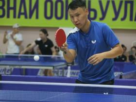 Сильнейшие команды борются за первое место в теннисе на VIII Играх народов Якутии