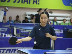 Сильнейшие команды борются за первое место в теннисе на VIII Играх народов Якутии