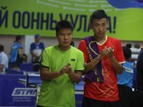 Сильнейшие команды борются за первое место в теннисе на VIII Играх народов Якутии