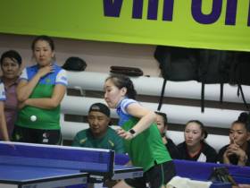 Сильнейшие команды борются за первое место в теннисе на VIII Играх народов Якутии