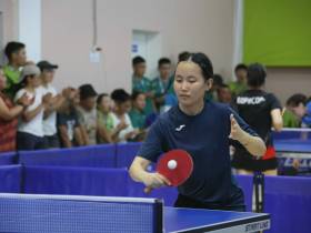 Сильнейшие команды борются за первое место в теннисе на VIII Играх народов Якутии