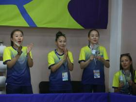 Сильнейшие команды борются за первое место в теннисе на VIII Играх народов Якутии