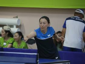 Сильнейшие команды борются за первое место в теннисе на VIII Играх народов Якутии