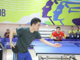 Сильнейшие команды борются за первое место в теннисе на VIII Играх народов Якутии