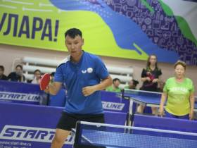 Сильнейшие команды борются за первое место в теннисе на VIII Играх народов Якутии