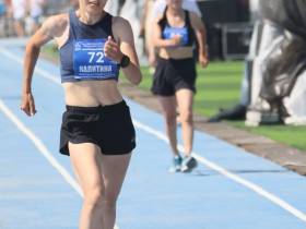 Первую золотую медаль по спортивной ходьбе Спортивных игр народов Якутии завоевала Сардана Калитина