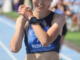 Первую золотую медаль по спортивной ходьбе Спортивных игр народов Якутии завоевала Сардана Калитина