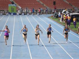 Диана Адасько и Валентин Иванов стали самыми быстрыми спринтерами Спортивных игр народов Якутии