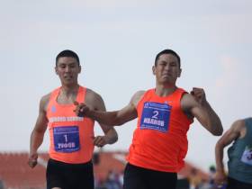 Диана Адасько и Валентин Иванов стали самыми быстрыми спринтерами Спортивных игр народов Якутии