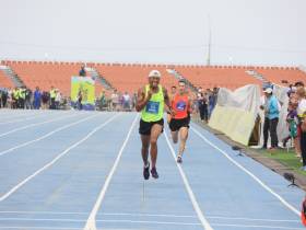 Артур Бурцев вернулся на беговую дорожку и выиграл забег Спортивных игр Якутии