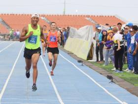 Артур Бурцев вернулся на беговую дорожку и выиграл забег Спортивных игр Якутии