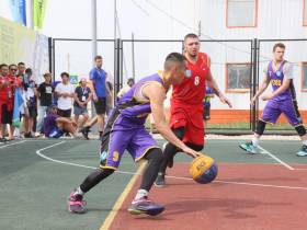 Команды из Якутска и Намцев стали чемпионами VIII Спортивных игр народов Якутии по стритболу