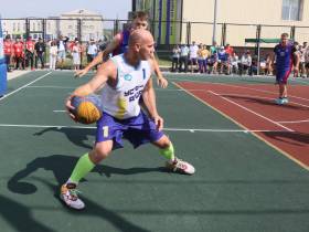 Команды из Якутска и Намцев стали чемпионами VIII Спортивных игр народов Якутии по стритболу