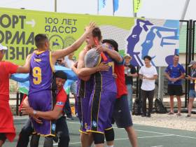 Команды из Якутска и Намцев стали чемпионами VIII Спортивных игр народов Якутии по стритболу