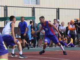 Команды из Якутска и Намцев стали чемпионами VIII Спортивных игр народов Якутии по стритболу