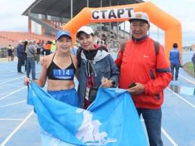 Макаров и Татаринова стали триумфаторами марафона на Спортивных играх народов Якутии