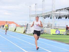 Макаров и Татаринова стали триумфаторами марафона на Спортивных играх народов Якутии