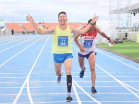 Макаров и Татаринова стали триумфаторами марафона на Спортивных играх народов Якутии